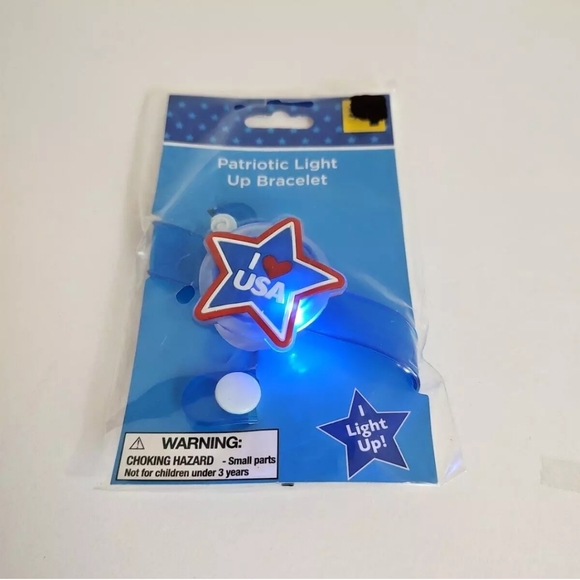 Patriotic Flashing Light Up Bracelet Red White Blue "I Love USA" Star Heart - Picture 6 of 6